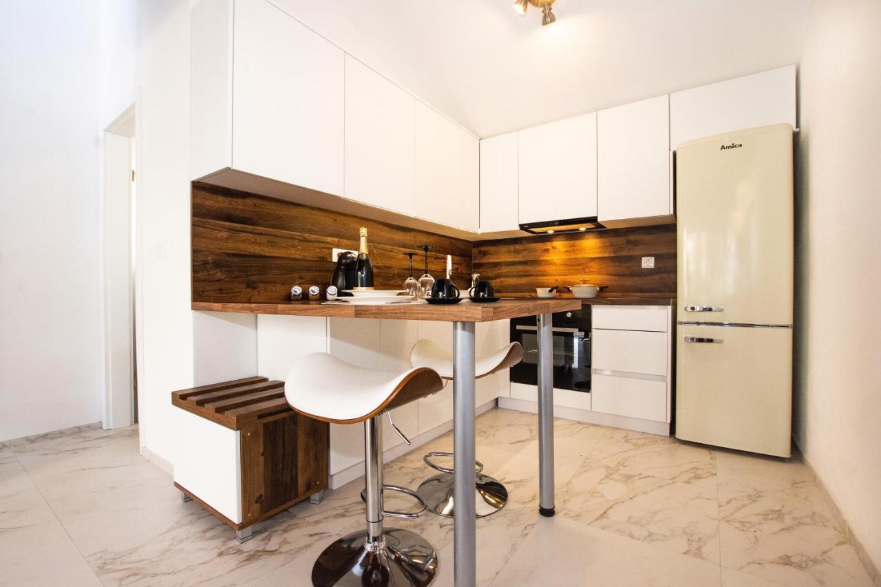 Capesanta Atraktivna Kamena Kucica Villa Lukoran ภายนอก รูปภาพ