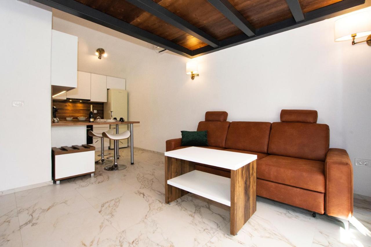 Capesanta Atraktivna Kamena Kucica Villa Lukoran ภายนอก รูปภาพ