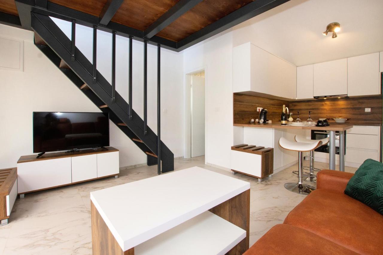 Capesanta Atraktivna Kamena Kucica Villa Lukoran ภายนอก รูปภาพ