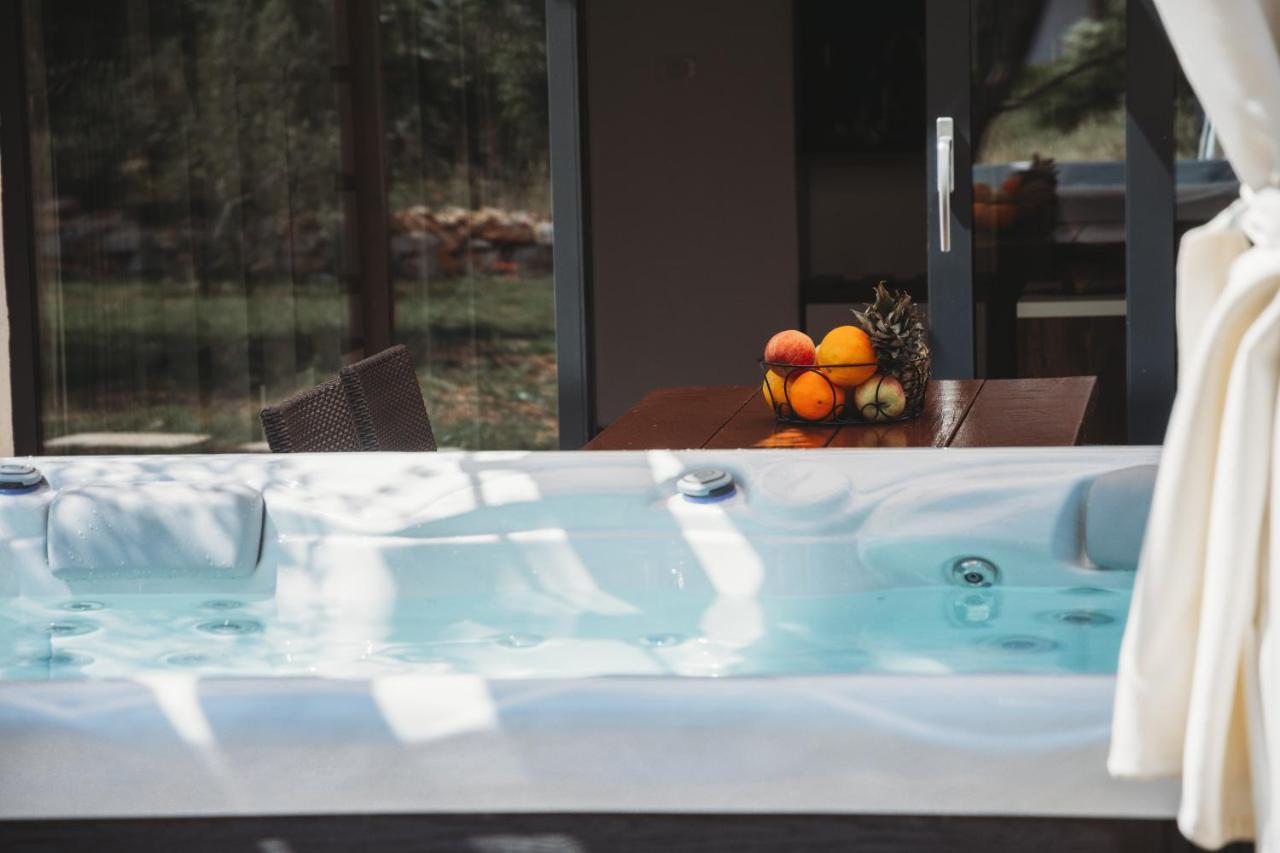 Capesanta Atraktivna Kamena Kucica Villa Lukoran ภายนอก รูปภาพ